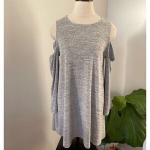 Cupio cold shoulder grey tunic top size M